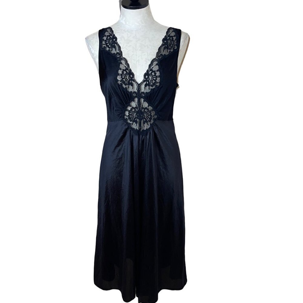 Vanity Fair Vintage Womens Nylon  Nightgown Size Large Black Lace Trim USA